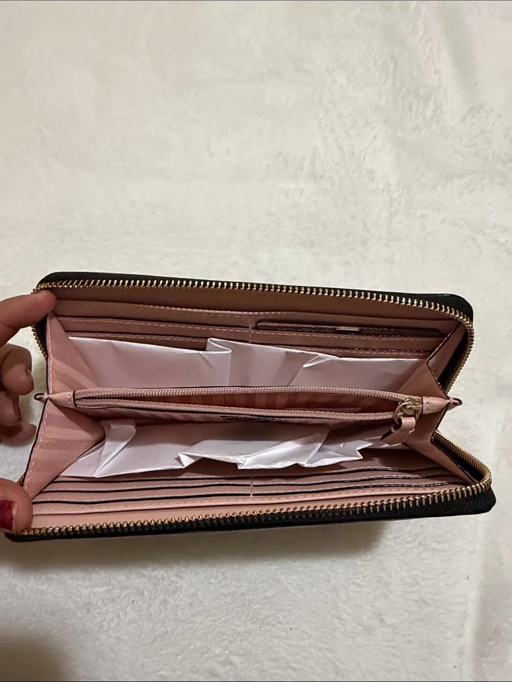 Victoria's Secret Black Quilted Zip-Around Wallet with Gold V Logo - Picture 3 of 4